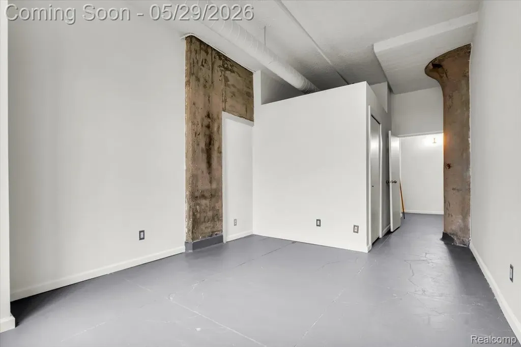 6533 E Jefferson Avenue Detroit City MI 48207