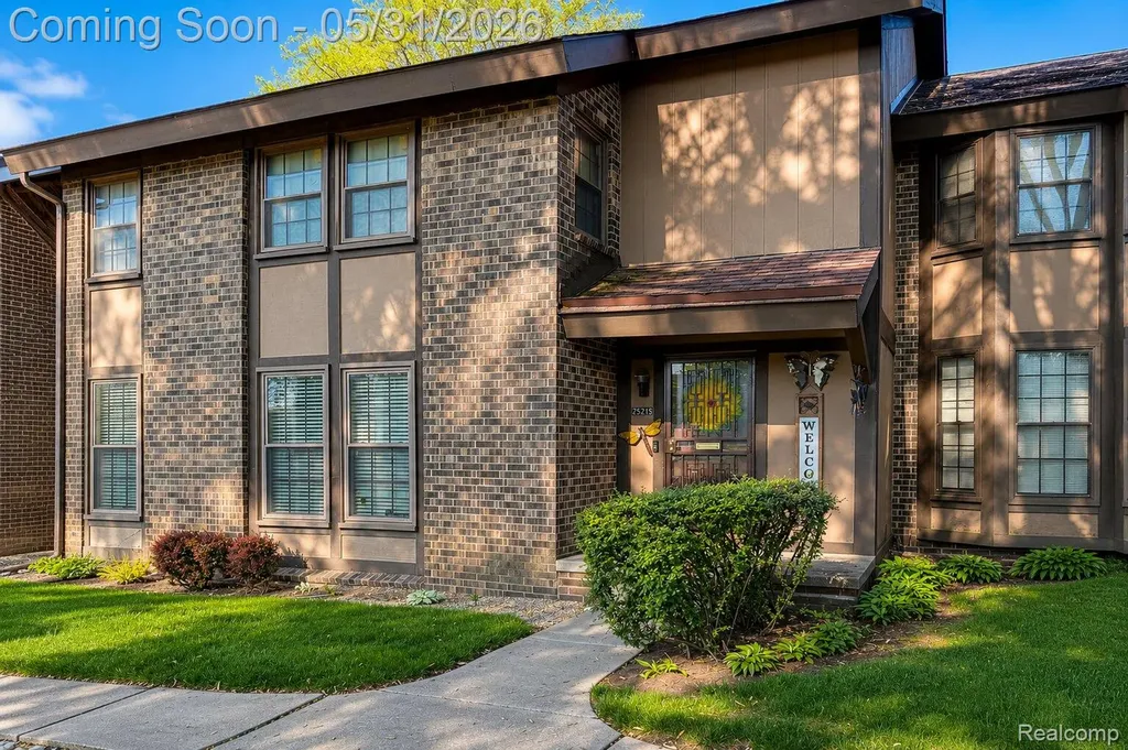 25215 Greenbrooke Drive Southfield City MI 48033