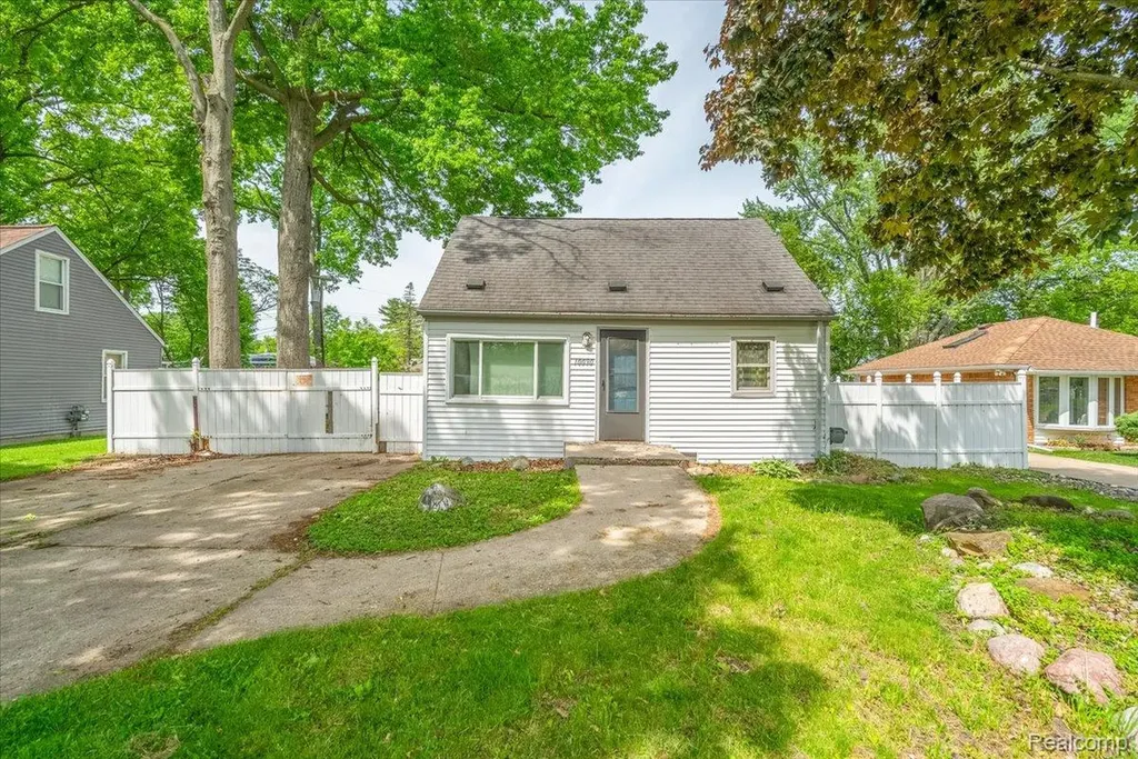 10090 Sterling Street Romulus City MI 48174