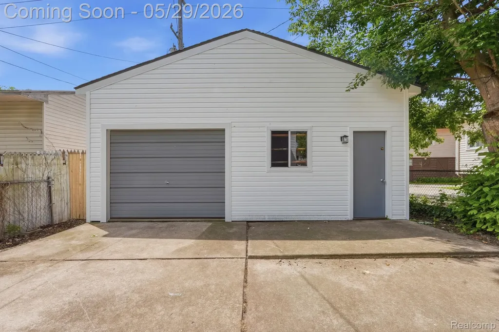 255 Poplar Street Wyandotte City MI 48192