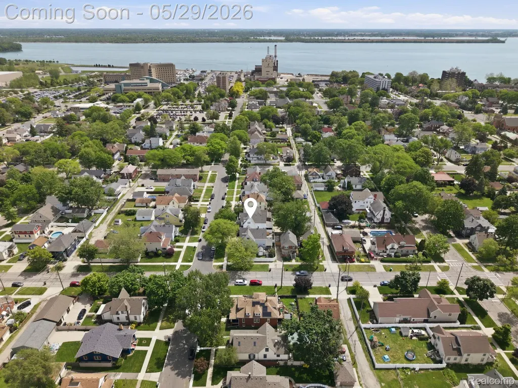 255 Poplar Street Wyandotte City MI 48192