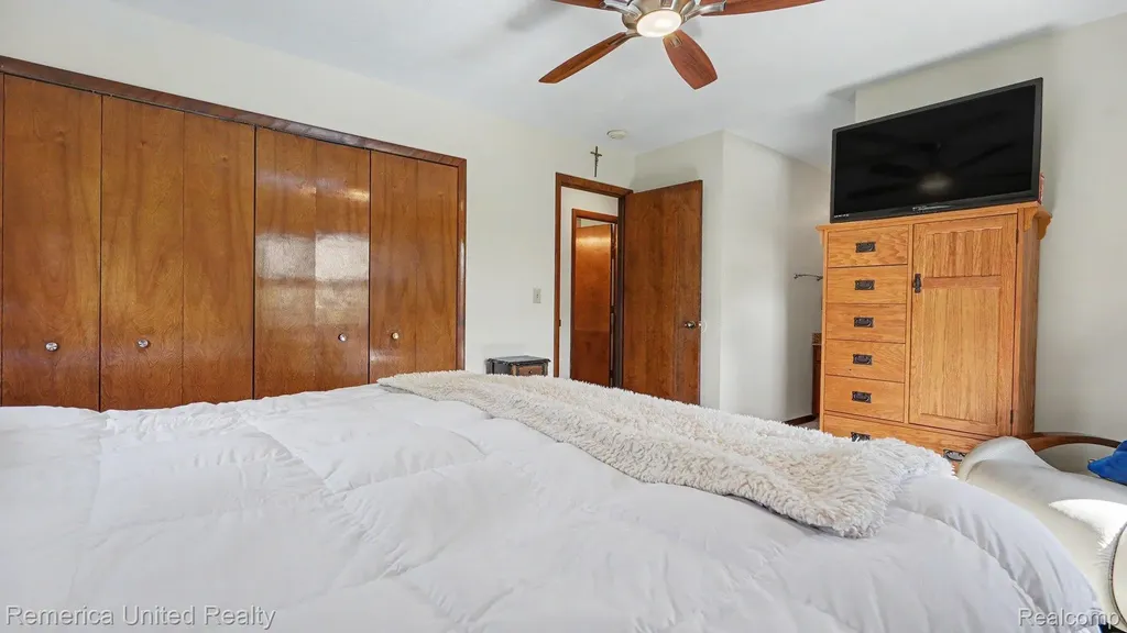 339 S Collins Street Fowlerville Village MI 48836