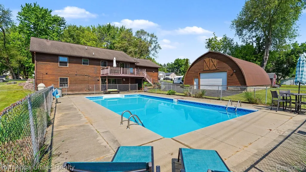 339 S Collins Street Fowlerville Village MI 48836