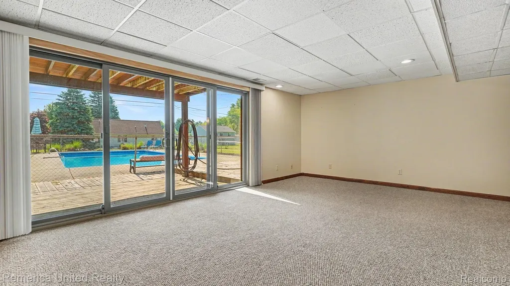 339 S Collins Street Fowlerville Village MI 48836
