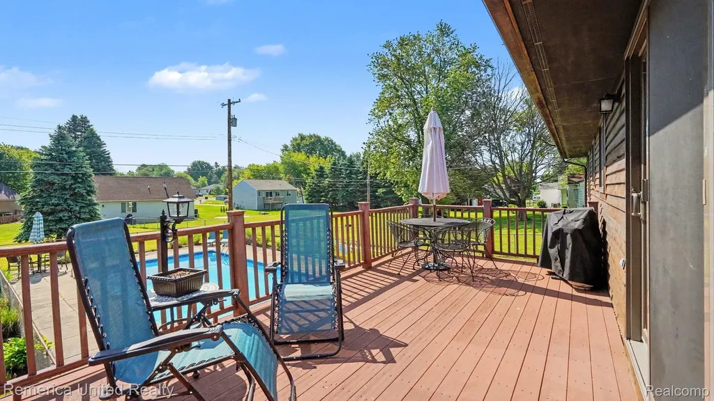 339 S Collins Street Fowlerville Village MI 48836