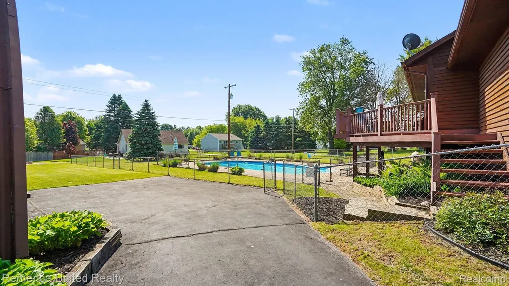 339 S Collins Street Fowlerville Village MI 48836