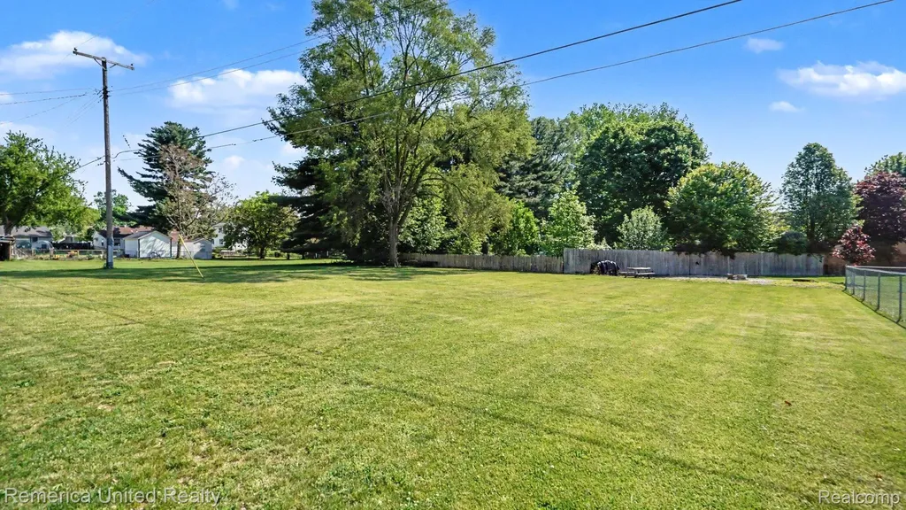 339 S Collins Street Fowlerville Village MI 48836