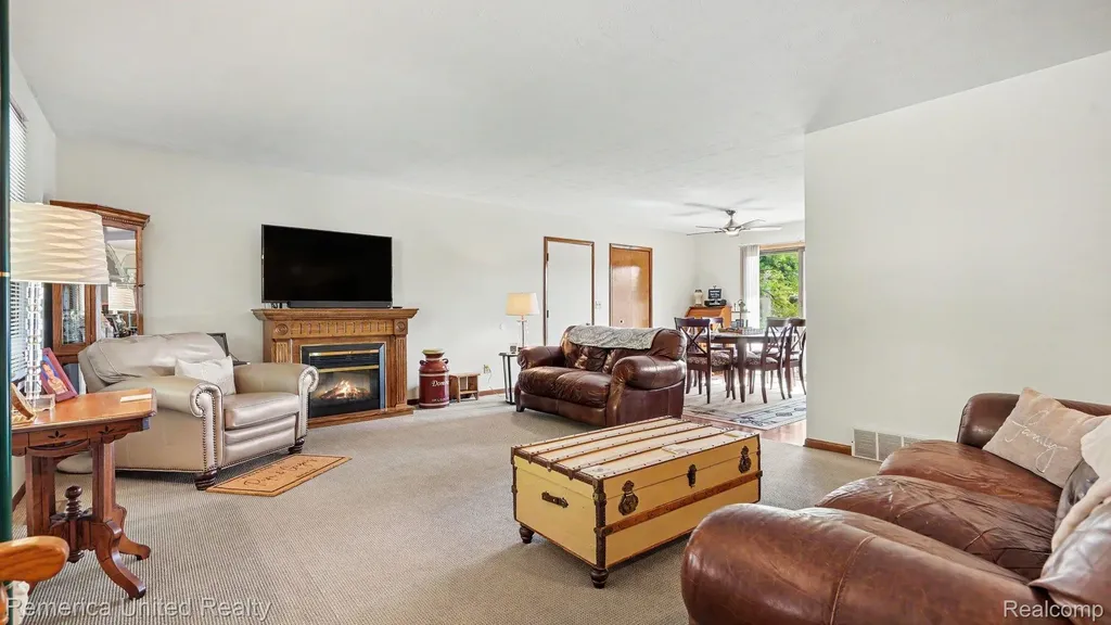 339 S Collins Street Fowlerville Village MI 48836
