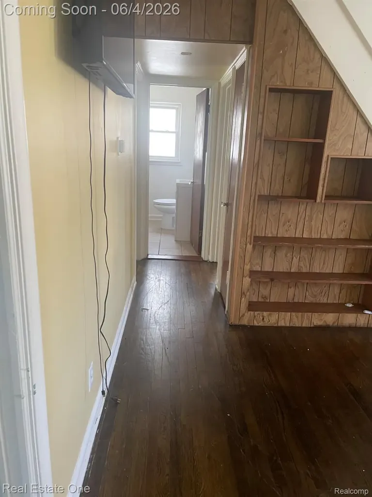 25963 Powers Avenue Dearborn Heights City MI 48125