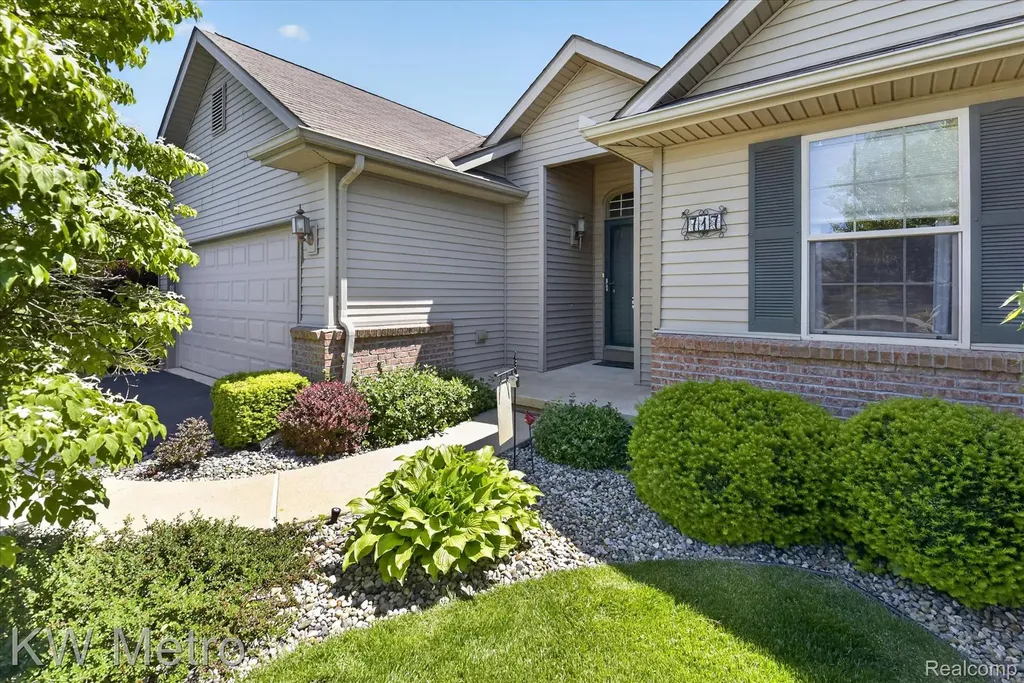 717 Koreys Circle Blissfield Village MI 49228