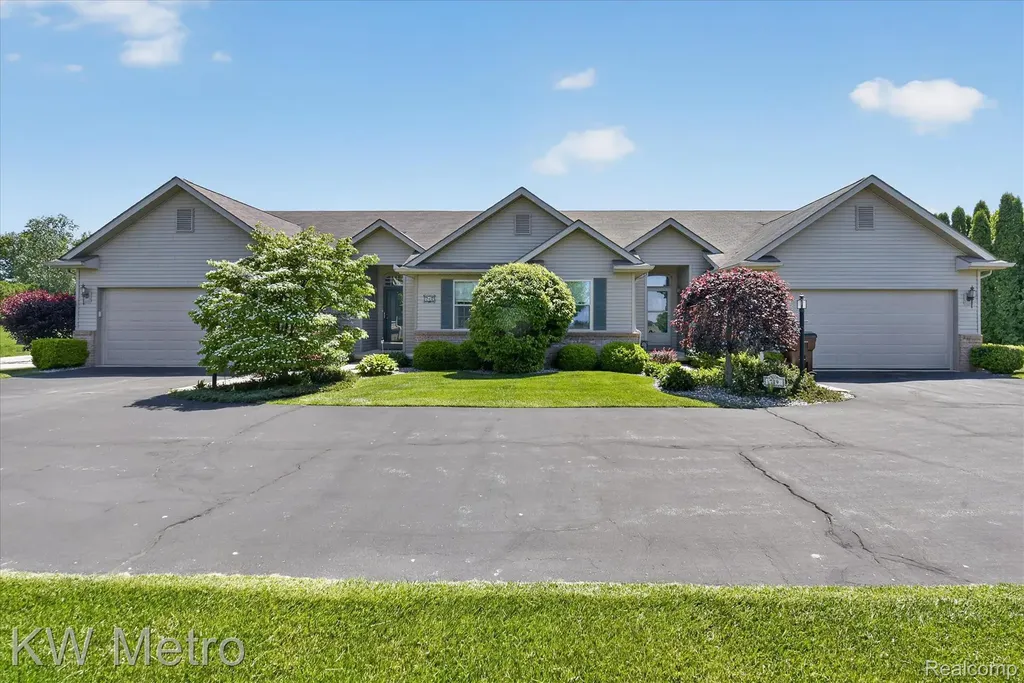 717 Koreys Circle Blissfield Village MI 49228