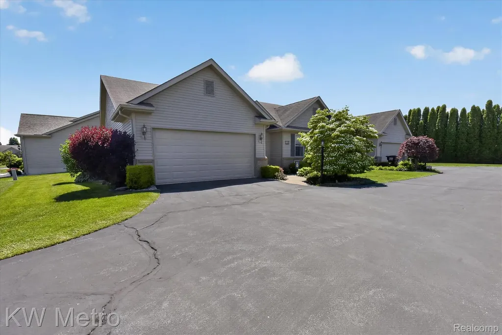 717 Koreys Circle Blissfield Village MI 49228