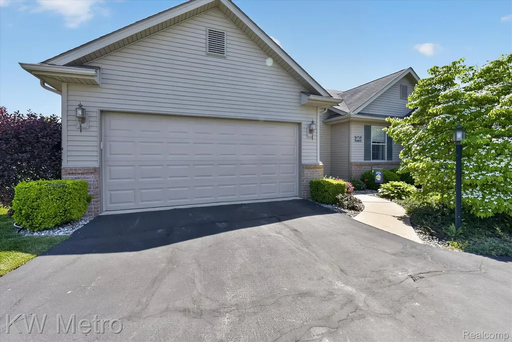 717 Koreys Circle Blissfield Village MI 49228