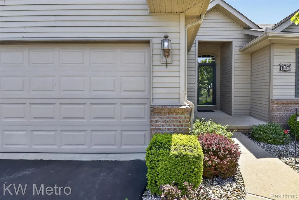 717 Koreys Circle Blissfield Village MI 49228