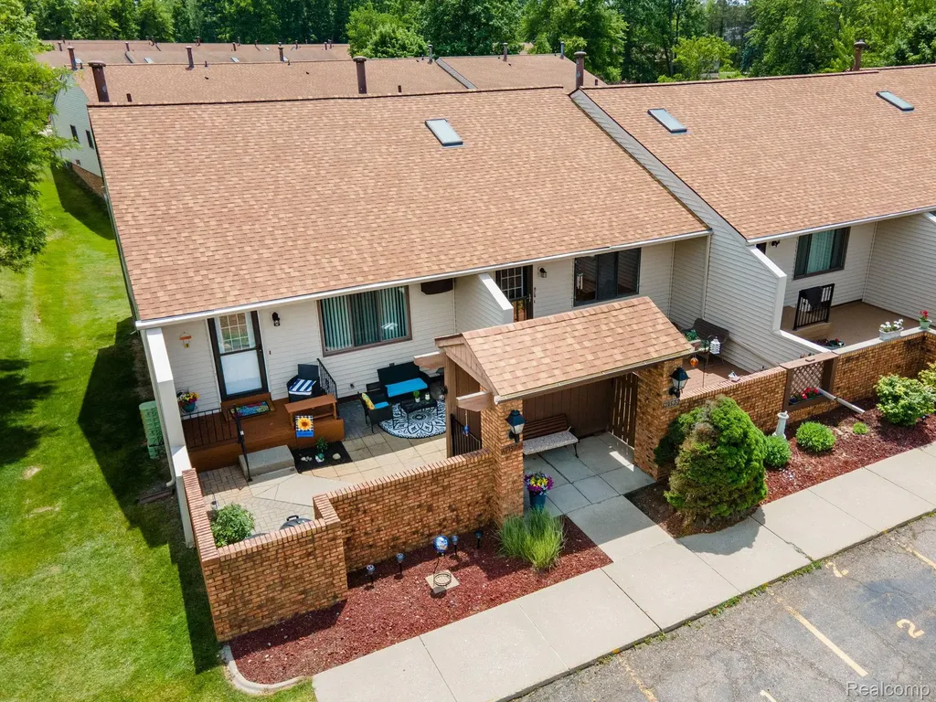 61957 Ticonderoga Drive South Lyon City MI 48178