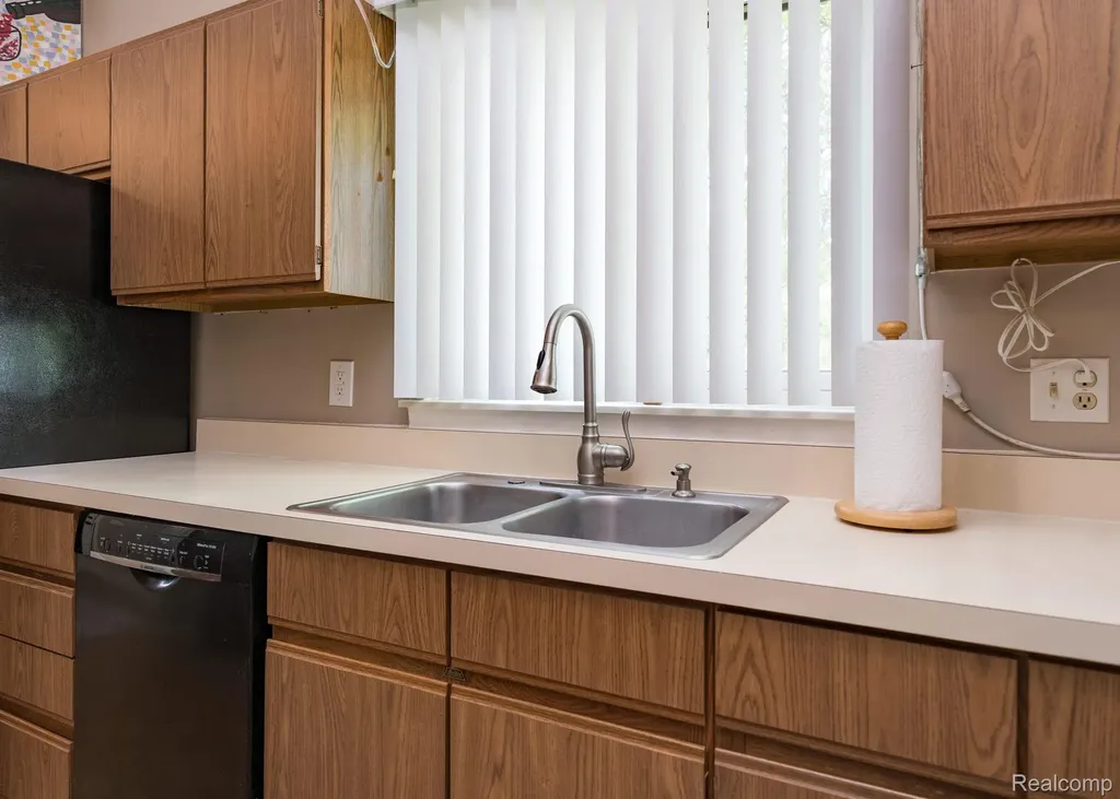 61957 Ticonderoga Drive South Lyon City MI 48178