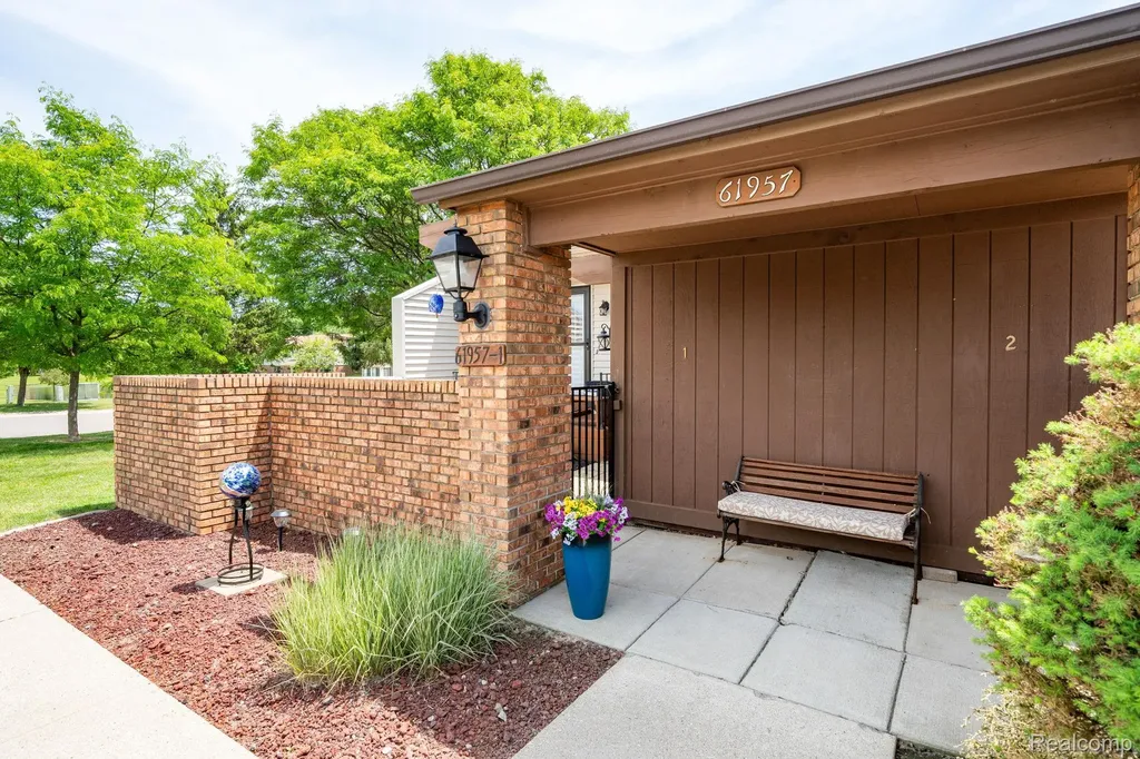 61957 Ticonderoga Drive South Lyon City MI 48178