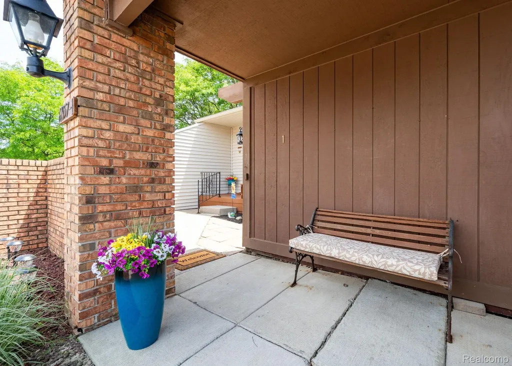 61957 Ticonderoga Drive South Lyon City MI 48178