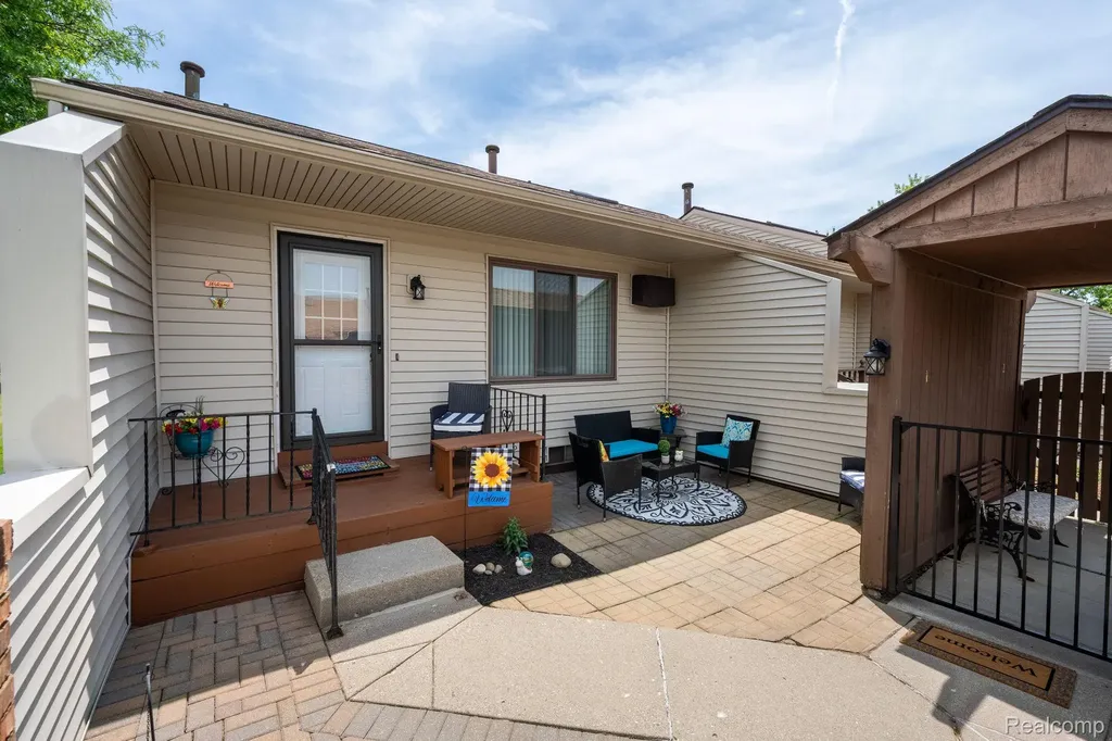 61957 Ticonderoga Drive South Lyon City MI 48178