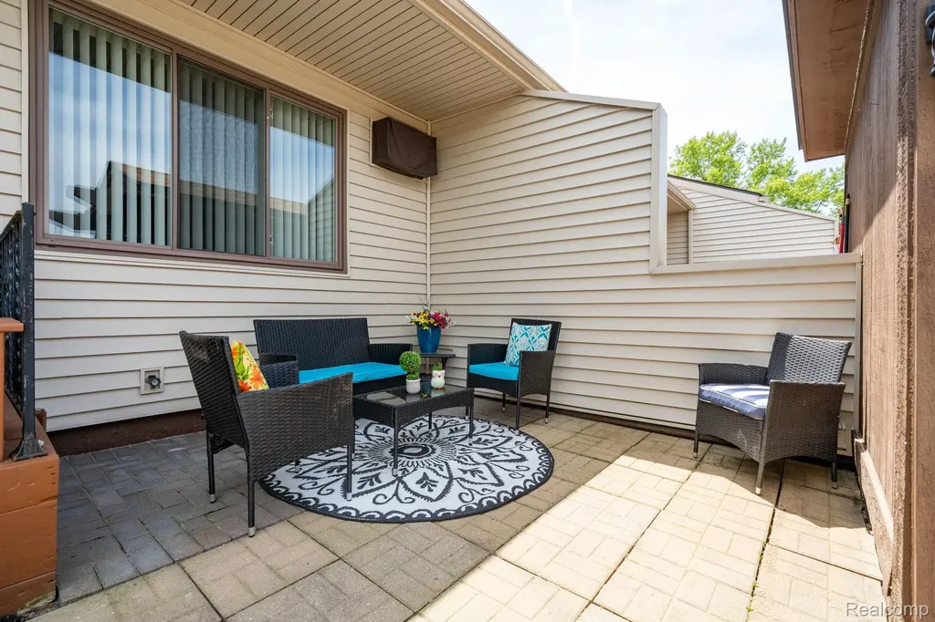 61957 Ticonderoga Drive South Lyon City MI 48178