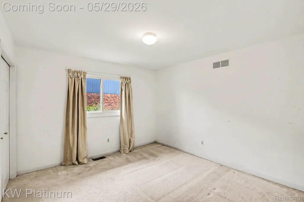 1614 Crestline Lane Rochester Hills City MI 48307