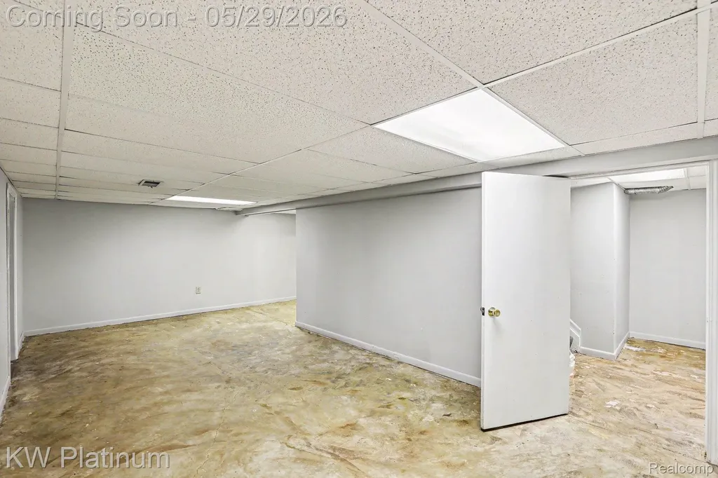 1614 Crestline Lane Rochester Hills City MI 48307