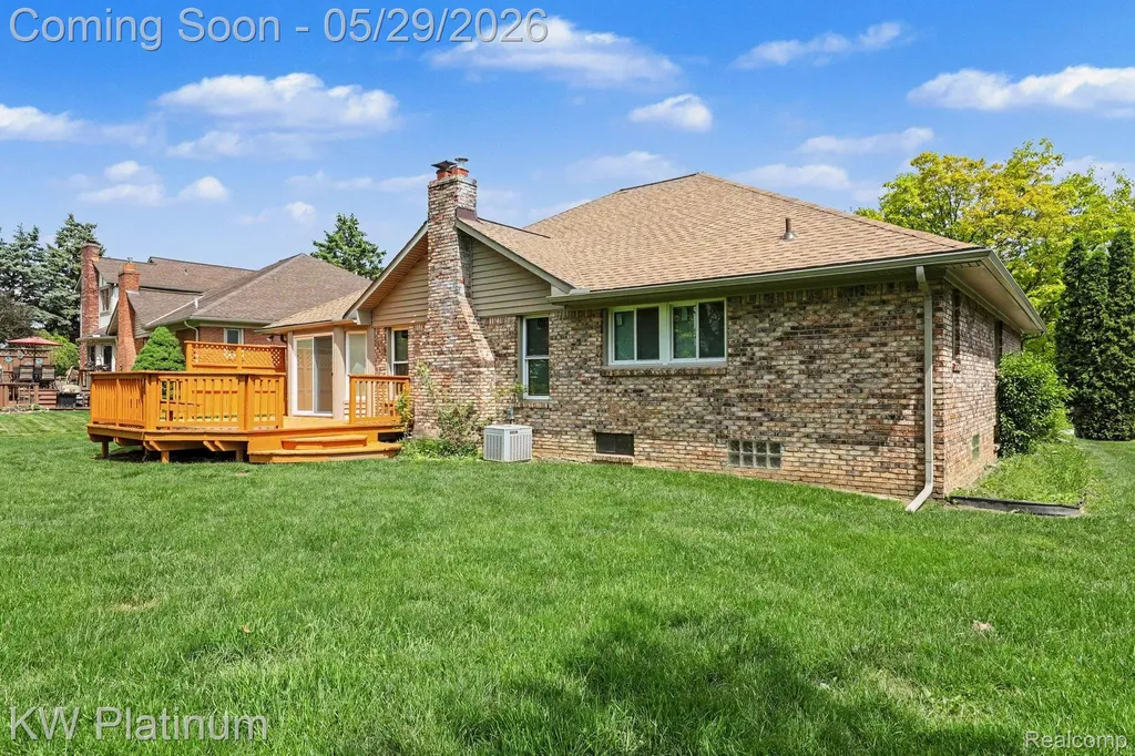 1614 Crestline Lane Rochester Hills City MI 48307