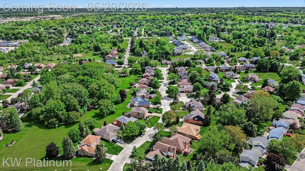 1614 Crestline Lane Rochester Hills City MI 48307