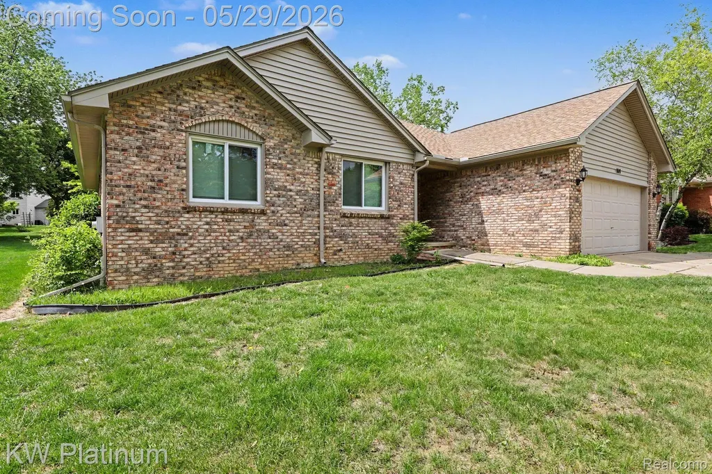 1614 Crestline Lane Rochester Hills City MI 48307