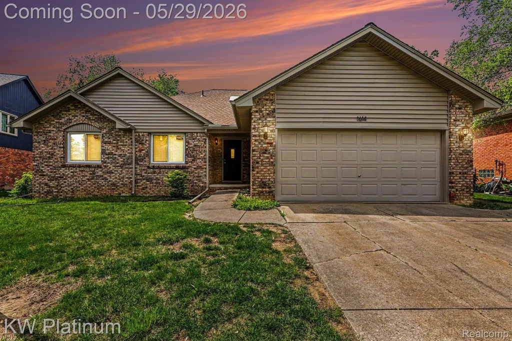 1614 Crestline Lane Rochester Hills City MI 48307