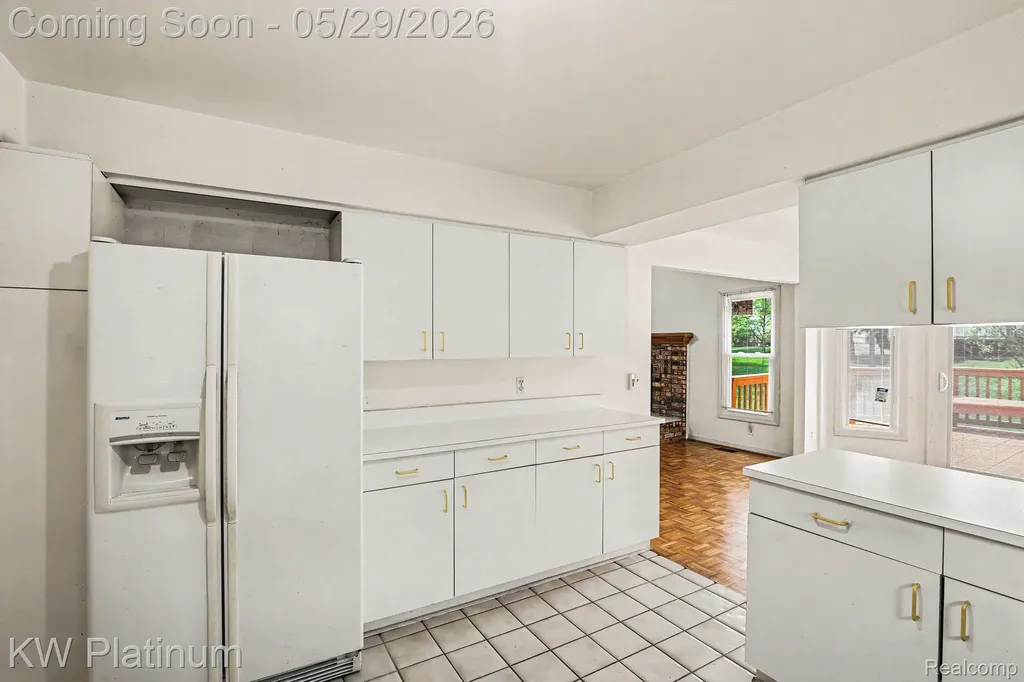 1614 Crestline Lane Rochester Hills City MI 48307