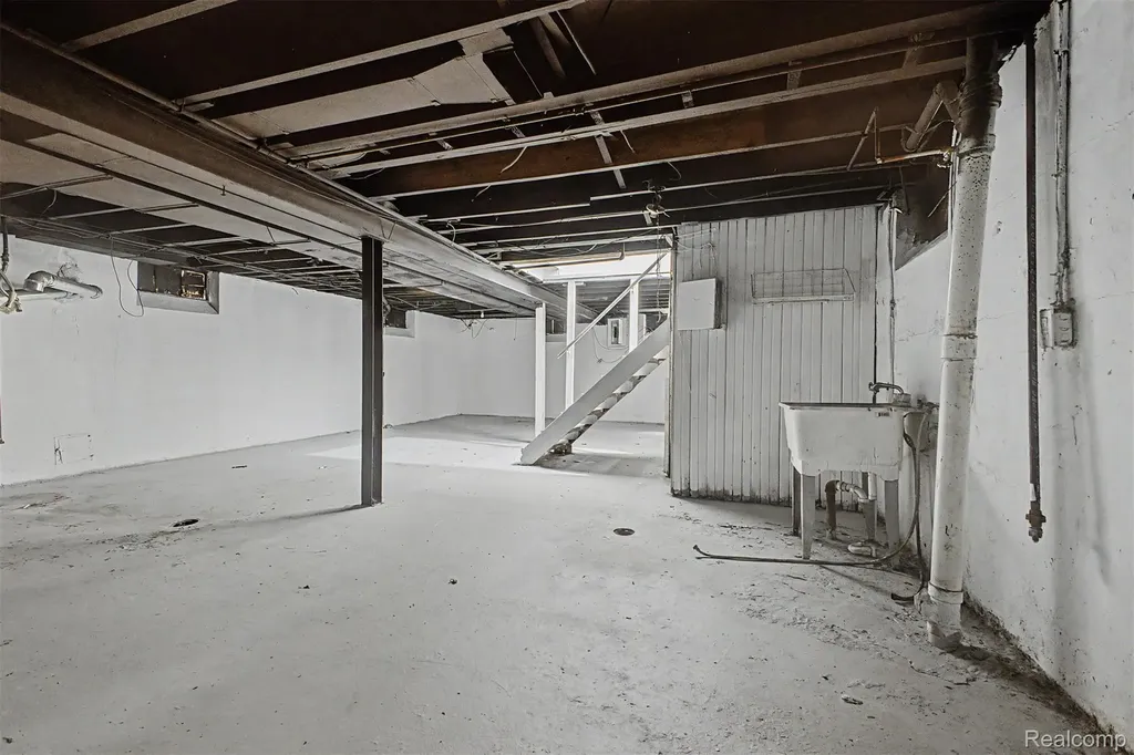 8849 Whitcomb Street Detroit City MI 48228