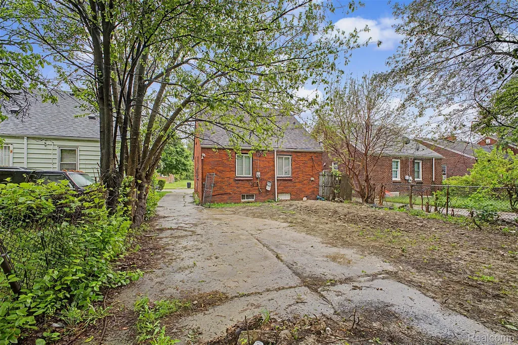 8849 Whitcomb Street Detroit City MI 48228