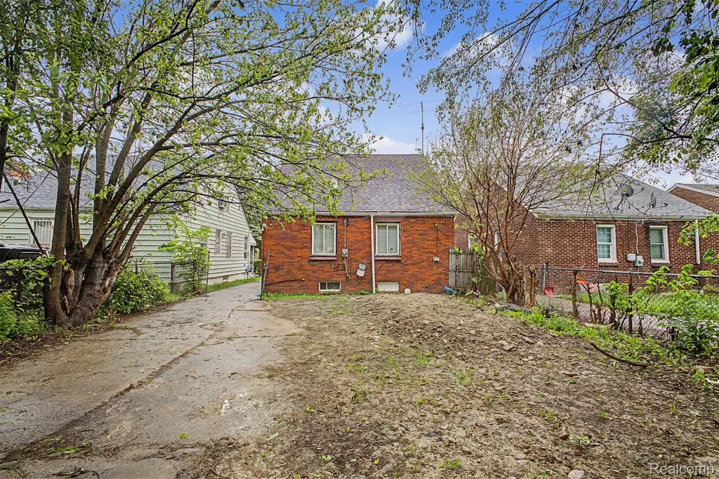 8849 Whitcomb Street Detroit City MI 48228