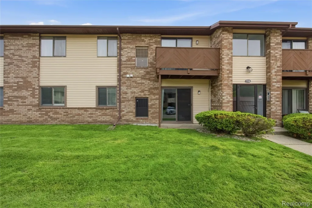 7708 Manor Circle Westland City MI 48185
