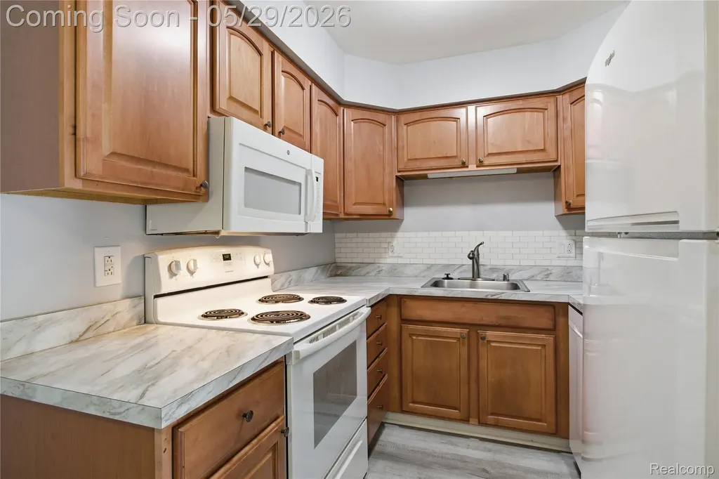 7708 Manor Circle Westland City MI 48185