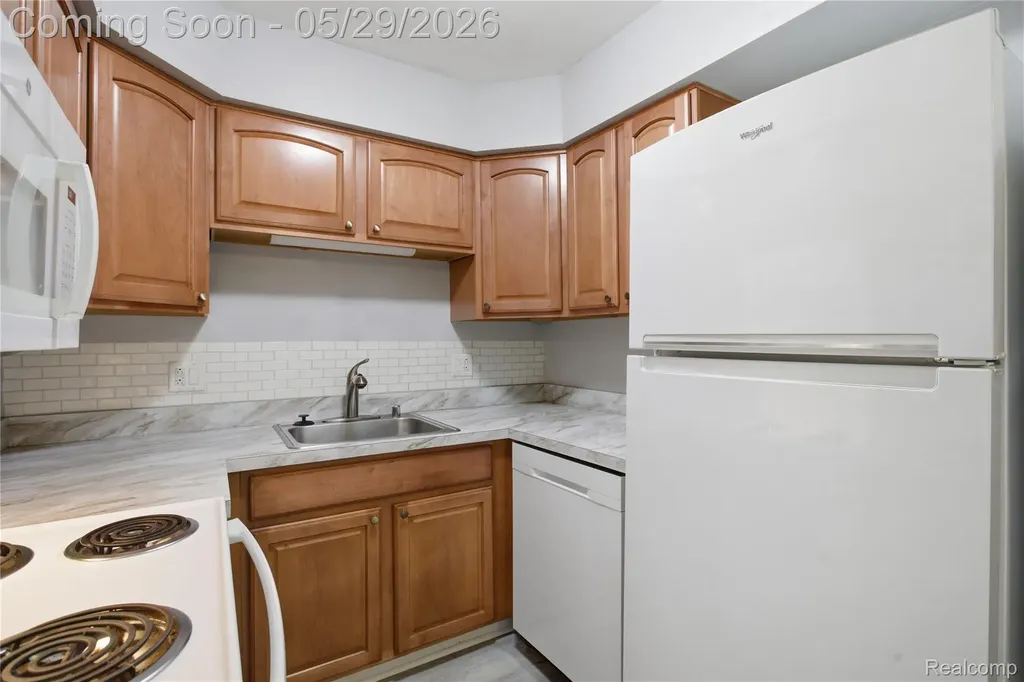 7708 Manor Circle Westland City MI 48185