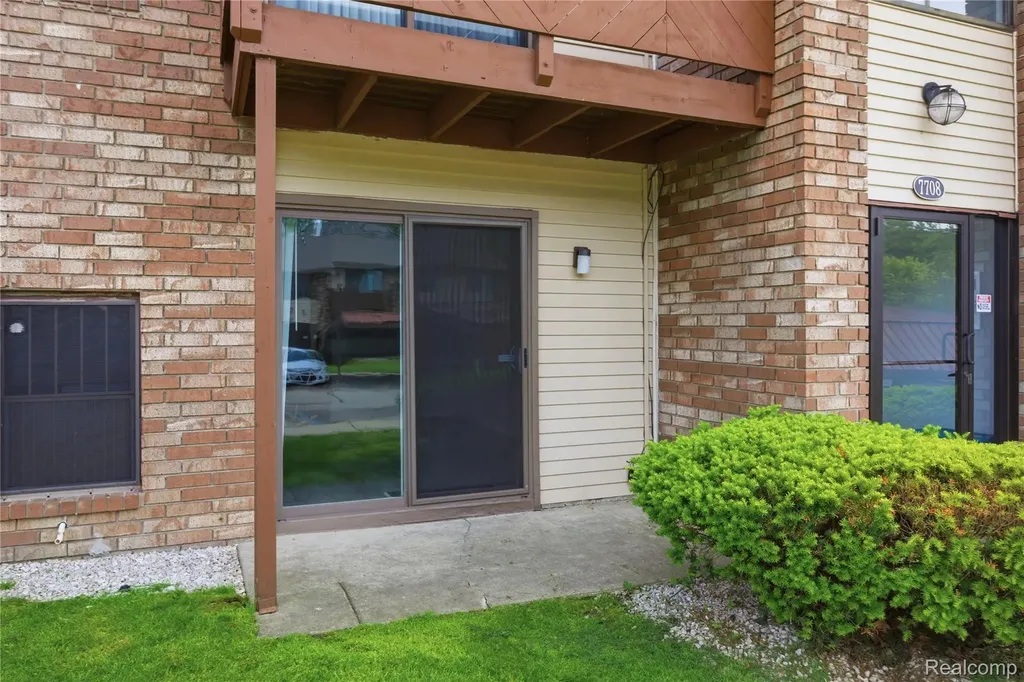7708 Manor Circle Westland City MI 48185