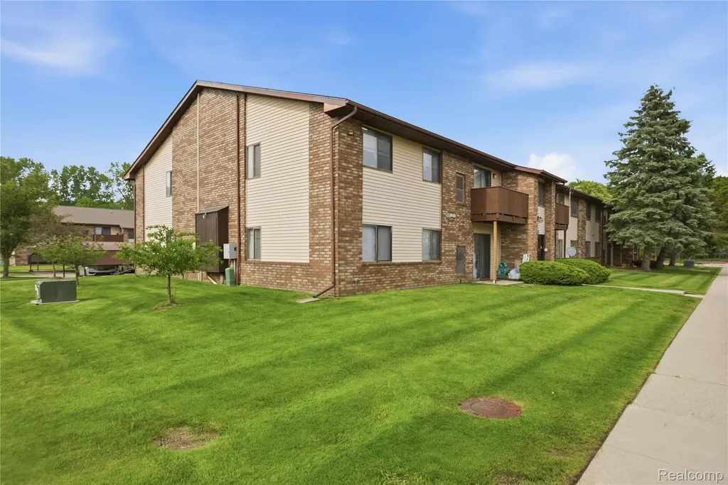 7708 Manor Circle Westland City MI 48185