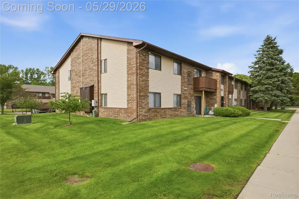7708 Manor Circle Westland City MI 48185