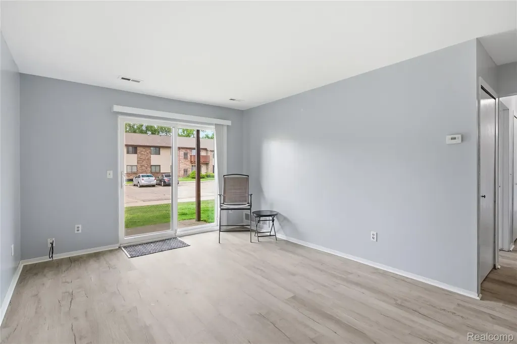 7708 Manor Circle Westland City MI 48185