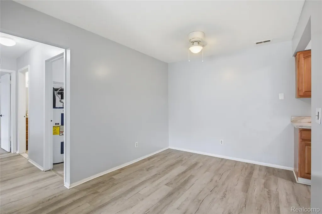 7708 Manor Circle Westland City MI 48185
