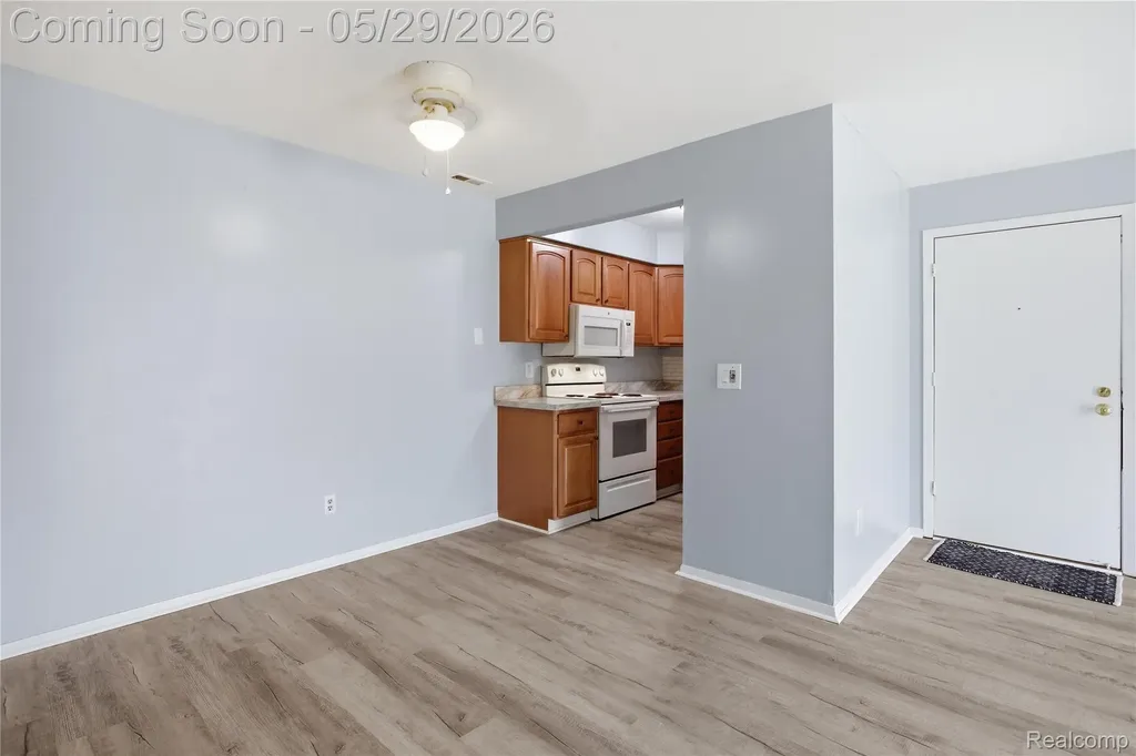 7708 Manor Circle Westland City MI 48185