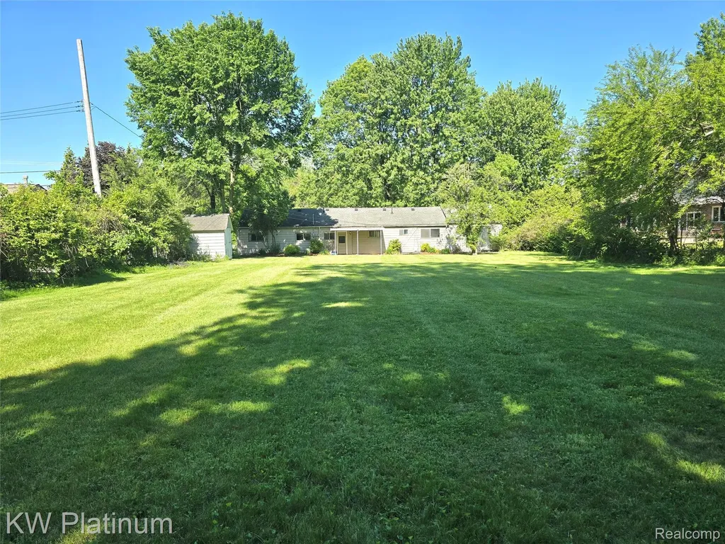 5860 John R Road Troy City MI 48085