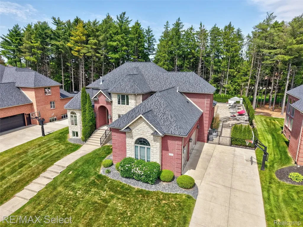 3334 Creekview Drive Davison Township MI 48423