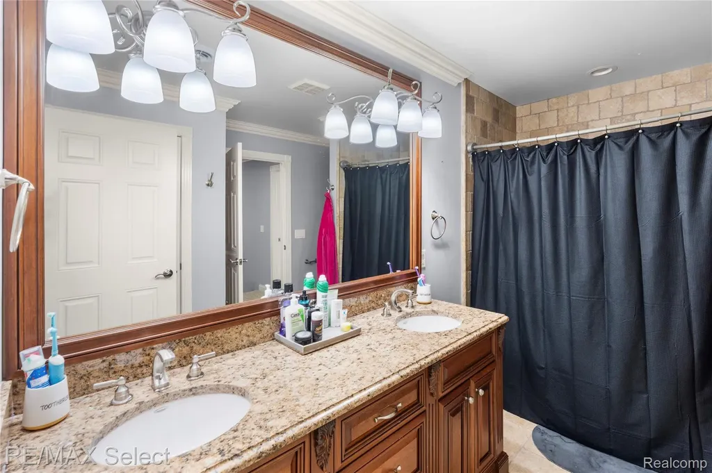 3334 Creekview Drive Davison Township MI 48423