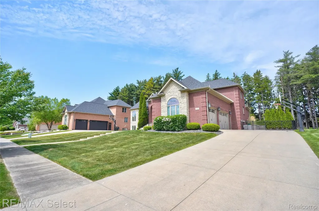 3334 Creekview Drive Davison Township MI 48423