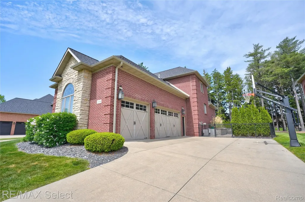3334 Creekview Drive Davison Township MI 48423