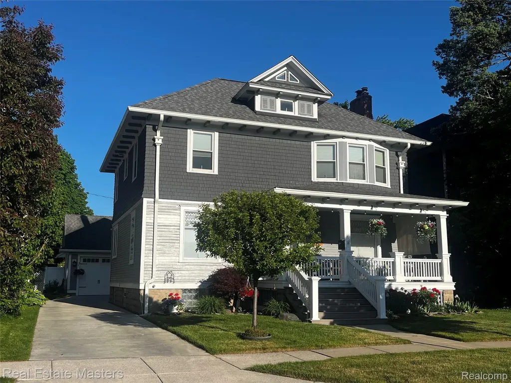 1023 Ontario Street Port Huron City MI 48060