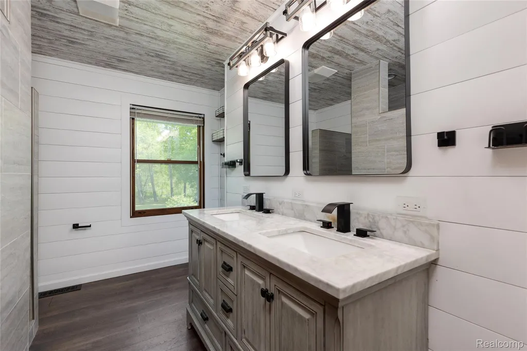 3750 Old Homestead Drive Oceola Township MI 48855
